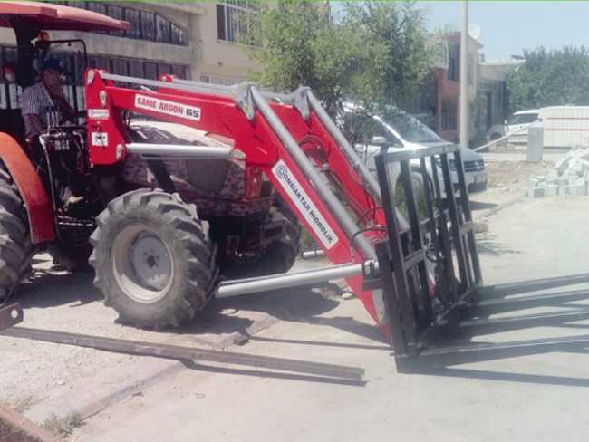 KONMAKTAR traktör kepçesi mısır slaj ataşmanı tomruk ataşmanı Konya Logo